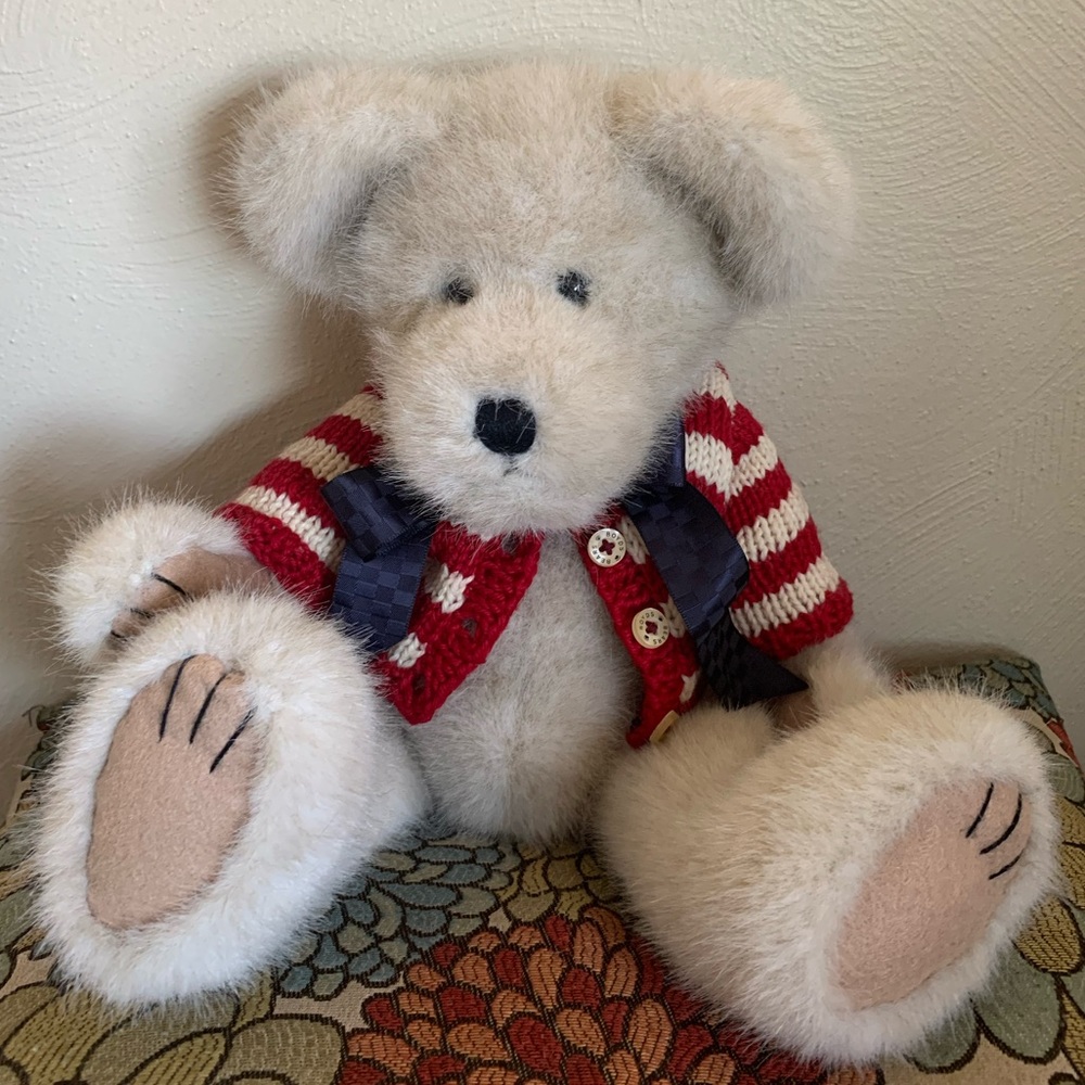 1999 Boyds collectible bean bag plush bear tan wire like hair Patriotic colors